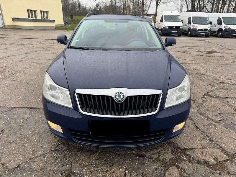 Gebraucht Skoda Octavia 105 PS (77 kW) 2012 Blau Kombi