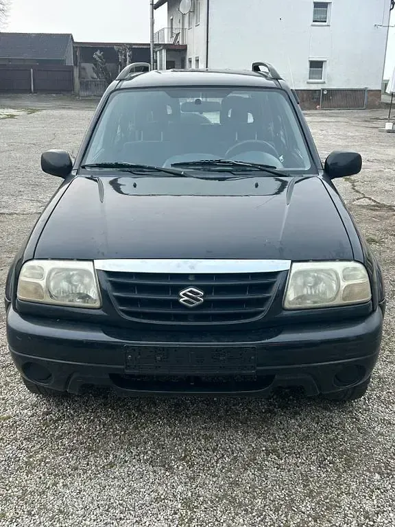 Second-hand Suzuki Grand Vitara 128 CP (94 kW) 2005 Negru SUV