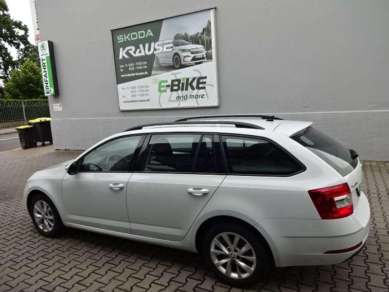Moonweiss metallic Gebraucht 2019 Skoda Octavia Drive Kombi | 14.550 € (Guter Preis) - Bild 1/4