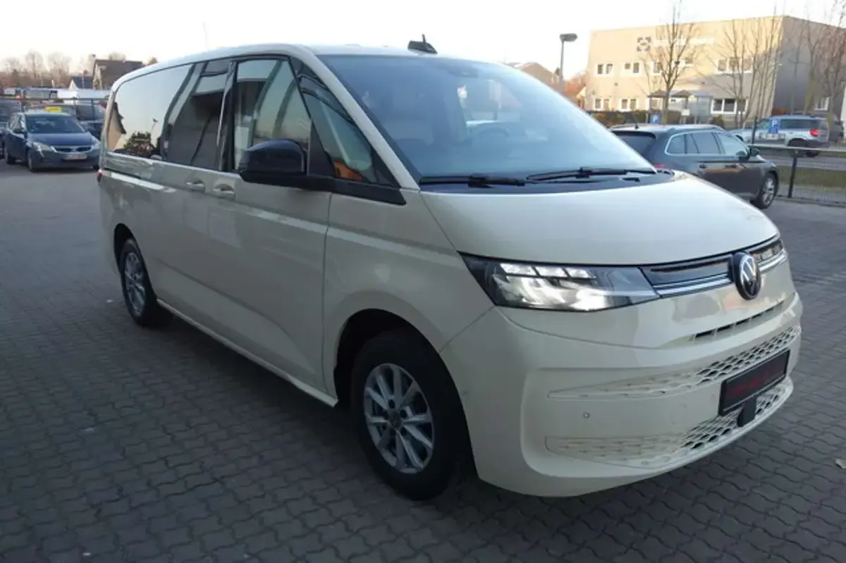 Używany VW T7 Life 150 KM (110 kW) 2025 Beżowy Van
