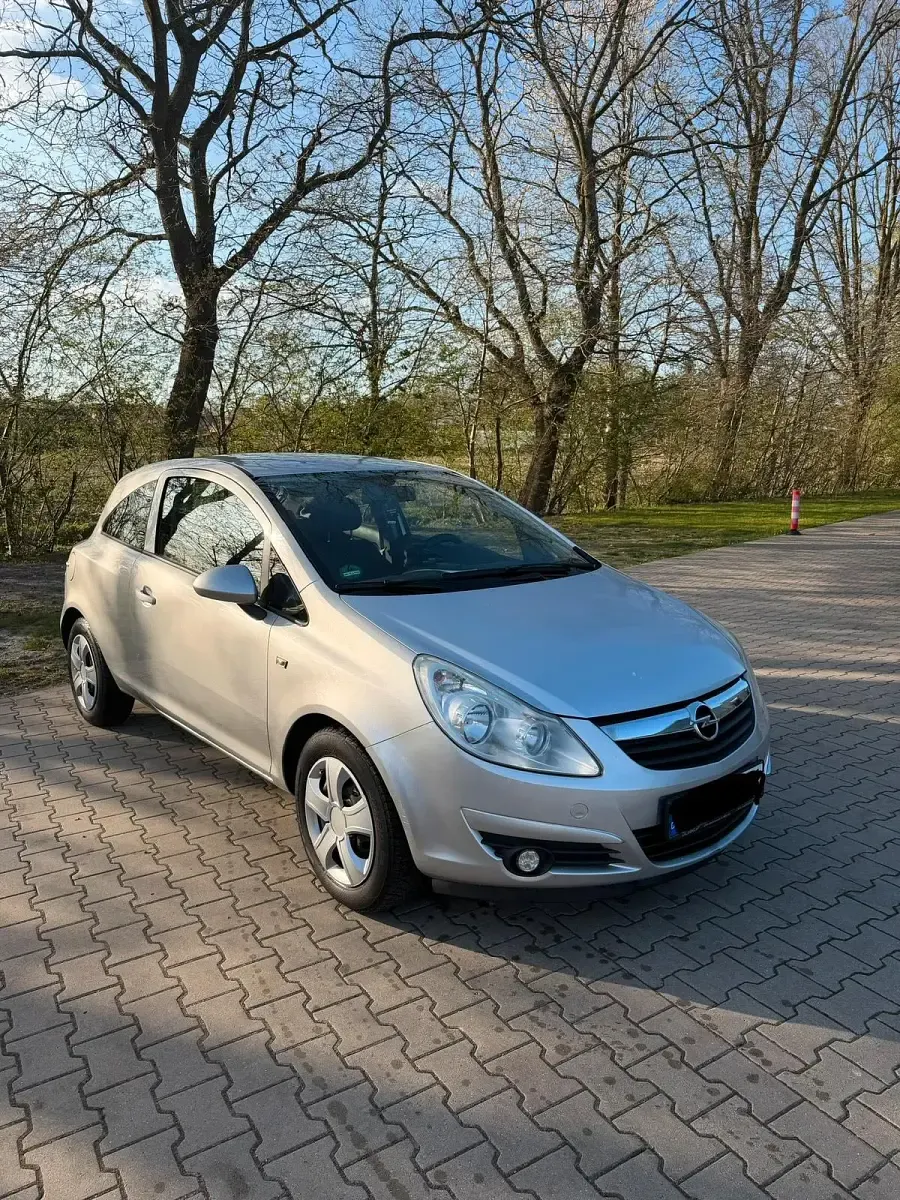 Gebraucht Opel Corsa 60 PS (44 kW) 2009 Silber Kleinwagen