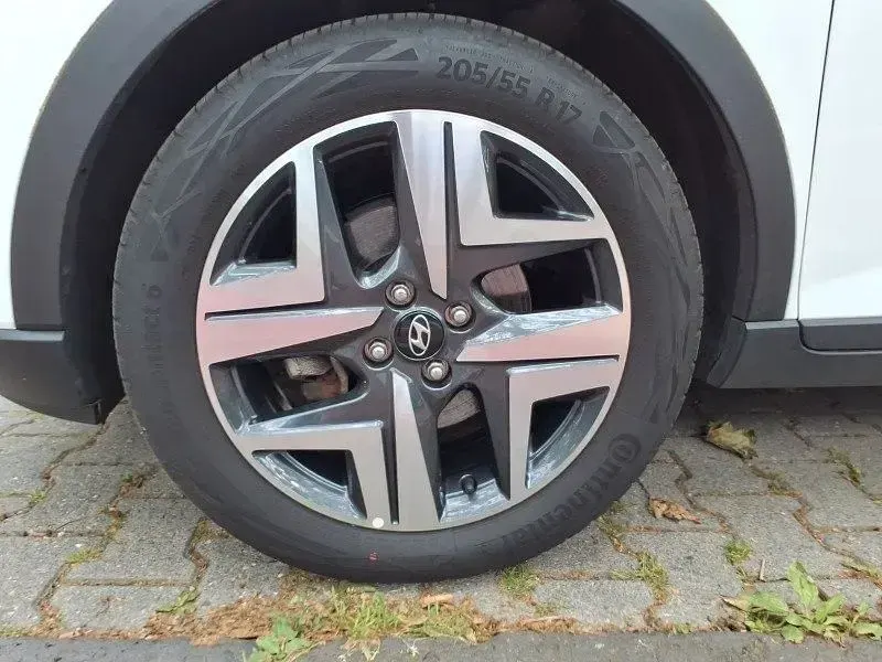 Gebraucht Hyundai Bayon Intro Edition 101 PS (74 kW) 2021 Weiß SUV