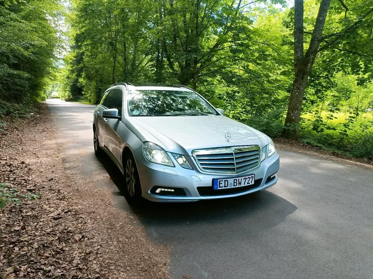 Gebraucht Mercedes E220 170 PS (125 kW) 2010 Braun Kombi