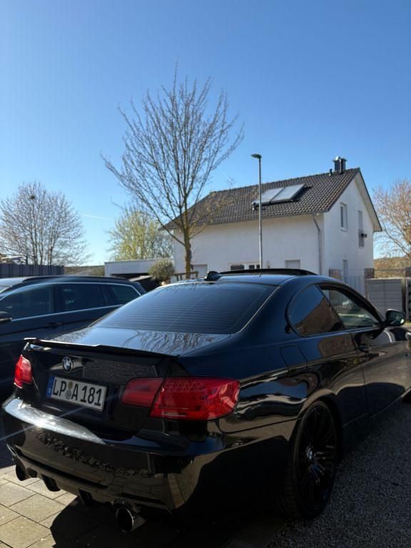 Gebraucht BMW 320 Performance 170 PS (125 kW) 2010 Schwarz Coupé