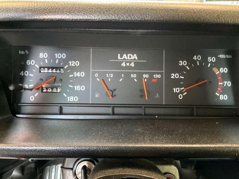 Gebraucht Lada niva 82 PS (60 kW) 2009 Grün SUV