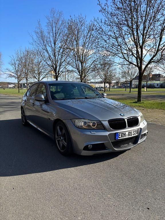 Gebraucht BMW 320 Shadowline 177 PS (130 kW) 2009 Silber Limousine