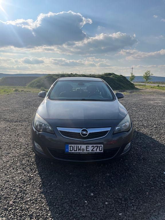 Gebraucht Opel Astra Cosmo 125 PS (91 kW) 2010 Grau Limousine