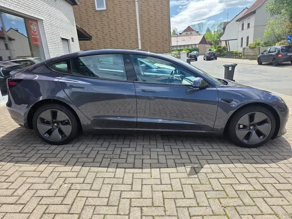 Usado Tesla Model 3 RWD 208 kW (283 CV) 2022 Gris Berlina