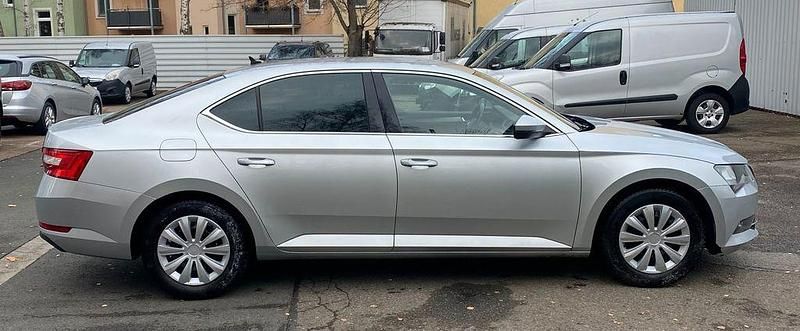 Gebraucht Skoda Superb Ambition 120 PS (88 kW) 2018 Silber Limousine