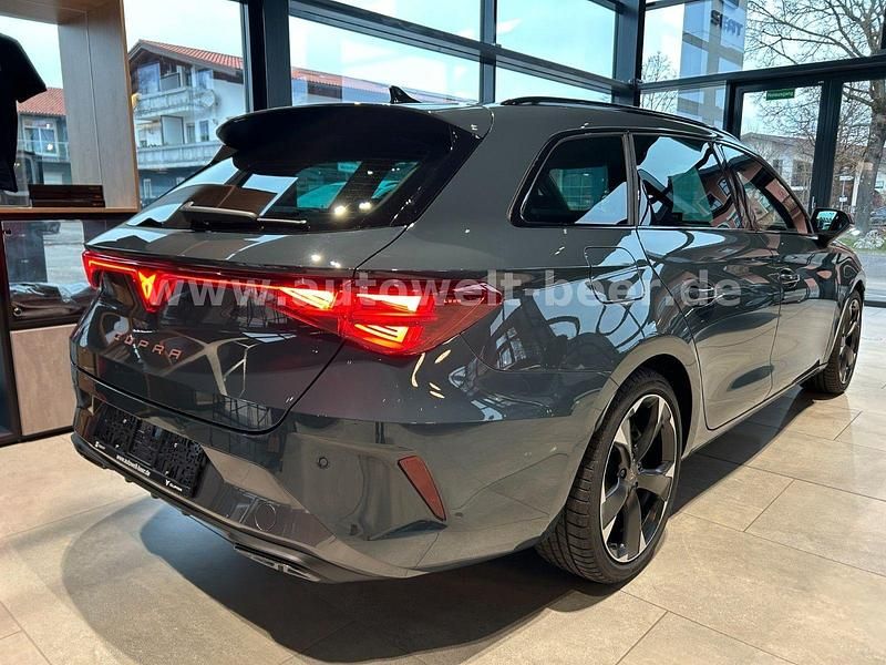 Gebraucht Cupra Leon 150 PS (110 kW) 2024 Blau Kombi