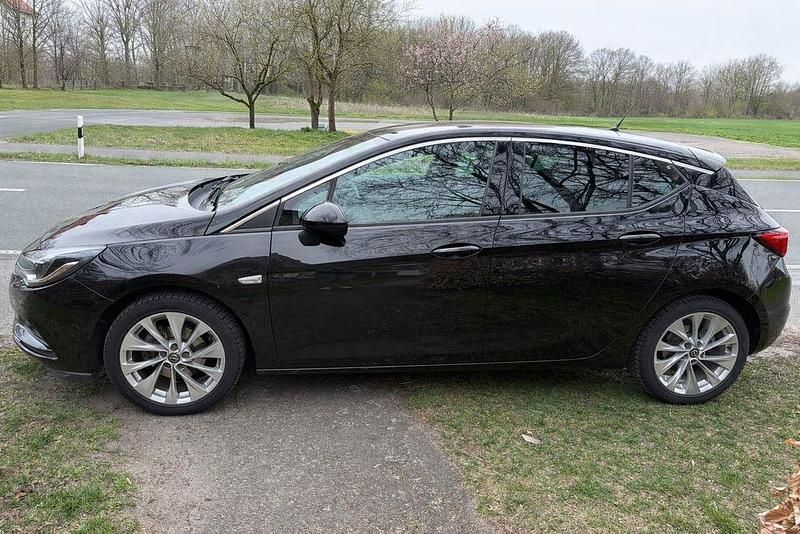 Gebraucht Opel Astra Dynamic 150 PS (110 kW) 2018 Schwarz Limousine