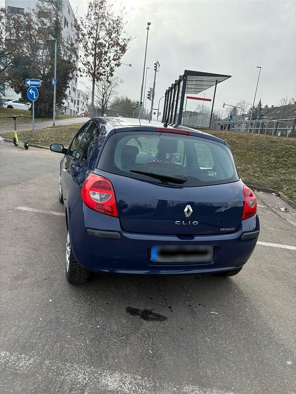 Gebraucht Renault Clio II 101 PS (74 kW) 2007 Blau Kleinwagen