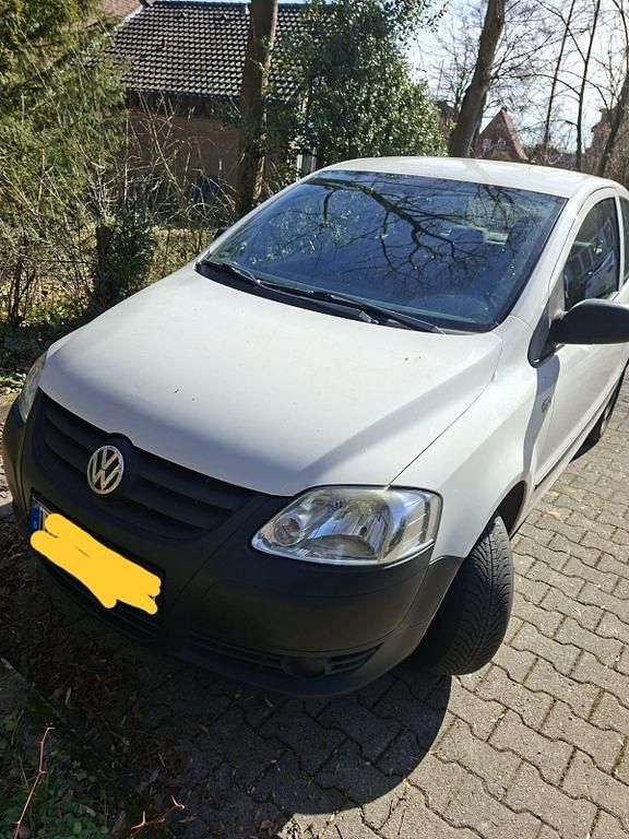 Gebraucht VW Fox 54 PS (39 kW) 2008 Weiß Kleinwagen