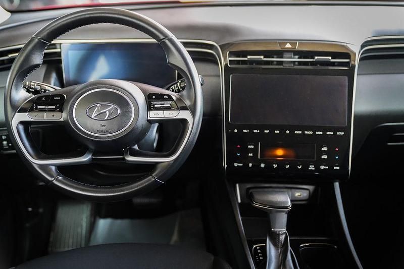 Gebraucht Hyundai Tucson Select 150 PS (110 kW) 2023 Sunset red / mic SUV