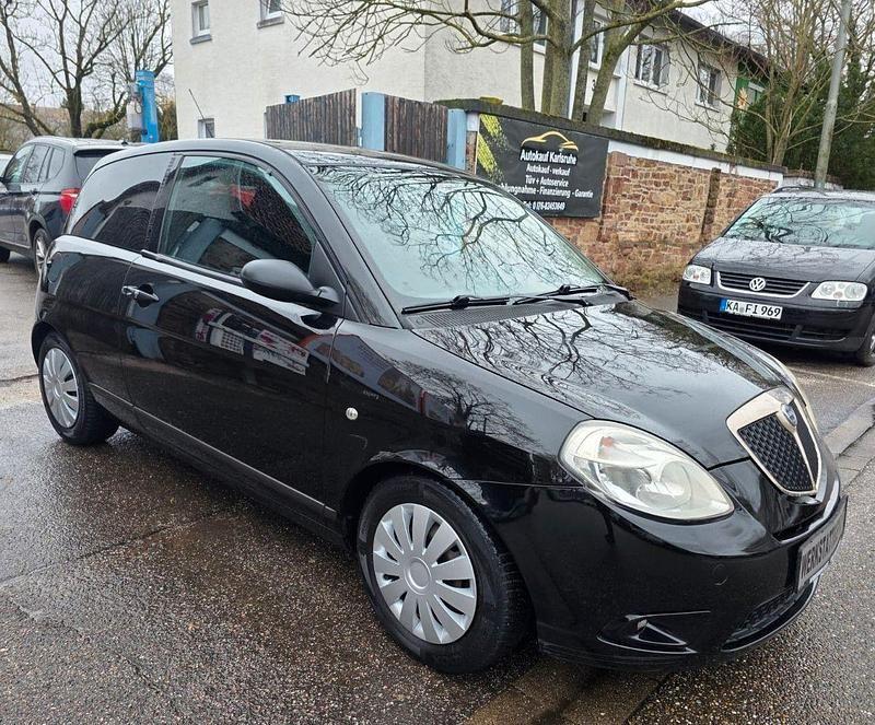 Gebraucht Lancia Ypsilon 95 PS (69 kW) 2008 Schwarz Kleinwagen