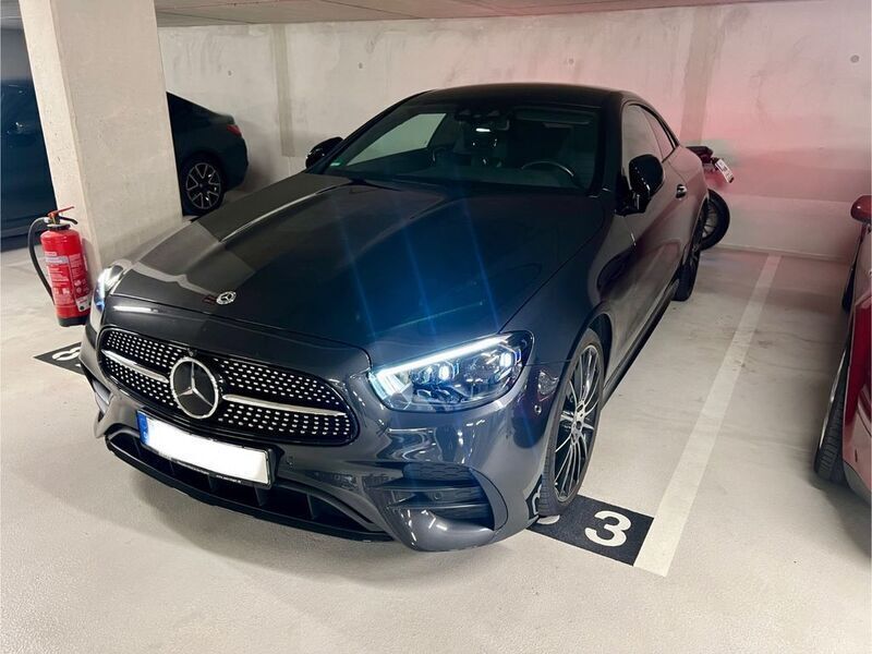 Grau Gebraucht 2021 Mercedes E450 AMG Coupé | 56.500 € - Bild 1/4
