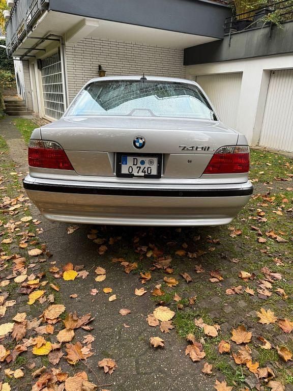 Gebraucht BMW 740L Basis 286 PS (210 kW) 2001 Silber Limousine