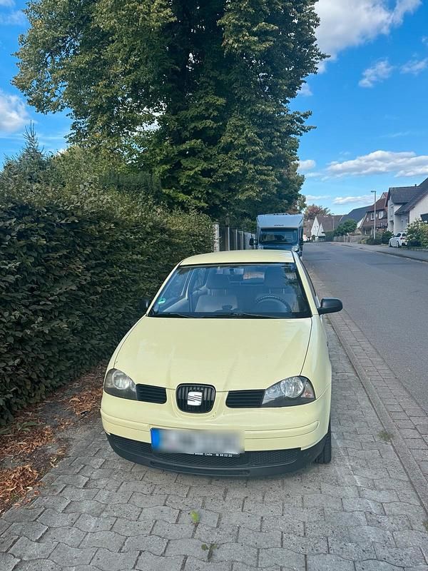 Gelb Gebraucht 2001 Seat Arosa Kleinwagen | 950 € (Fairer Preis) - Bild 1/4