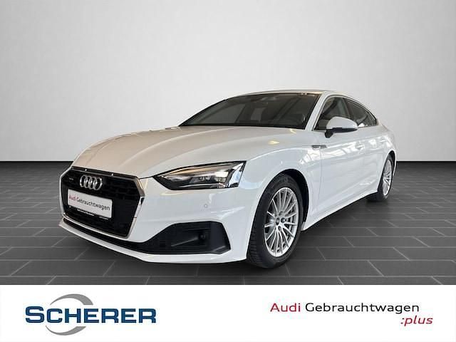 Ibisweiß Gebraucht 2022 Audi A5 Sportback Basis Kleinwagen | 31.690 € (Superpreis) - Bild 1/4