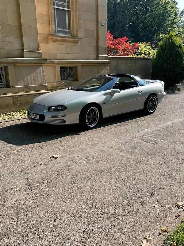 Silber Gebraucht 1998 Chevrolet Camaro Coupé | 9.900 € (Etwas zu teuer) - Bild 1/4