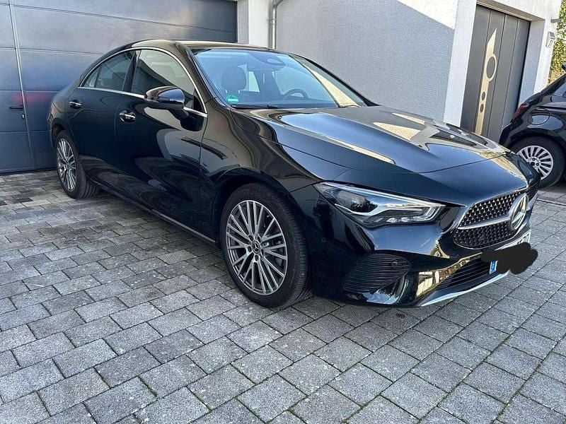Gebraucht Mercedes CLA180 136 PS (100 kW) 2023 Schwarz Limousine
