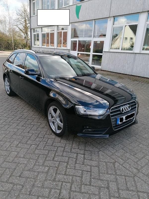 Gebraucht Audi A4 150 PS (110 kW) 2015 Schwarz Kombi