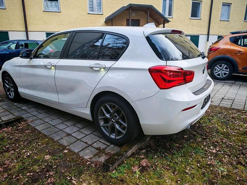 Gebraucht BMW 116 116 PS (85 kW) 2016 Weiß Kleinwagen