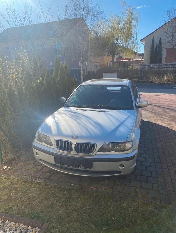 Second-hand BMW 320 170 CP (125 kW) 2002 Argintiu Berlinǎ