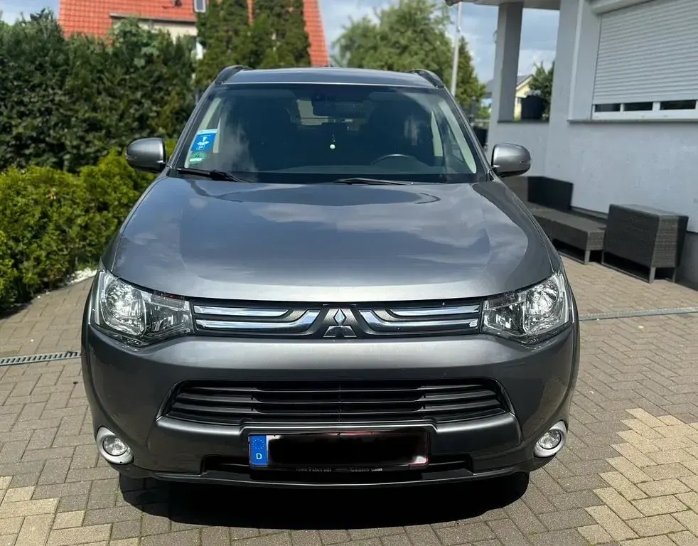 Gebraucht Mitsubishi Outlander Invite 150 PS (110 kW) 2013 Grau SUV