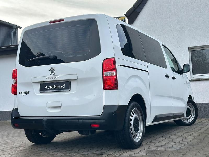 Gebraucht Peugeot Expert 179 PS (131 kW) 2019 Weiß Van