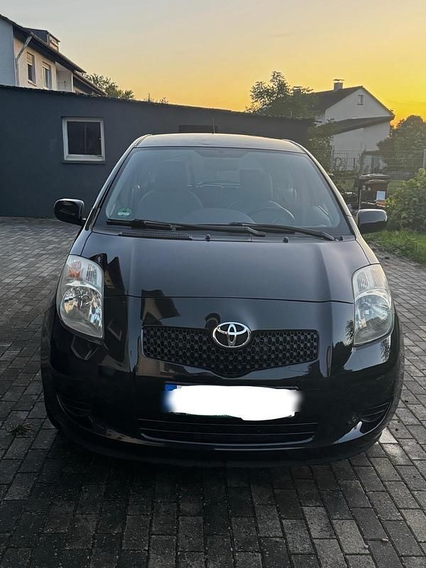 Gebraucht Toyota Yaris 87 PS (63 kW) 2006 Schwarz Limousine