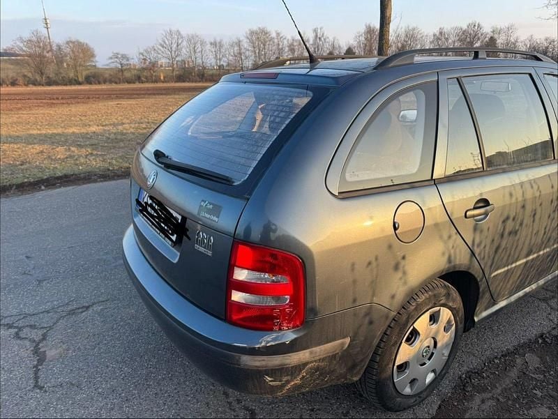 Gebraucht Skoda Fabia 64 PS (47 kW) 2005 Grau Kombi