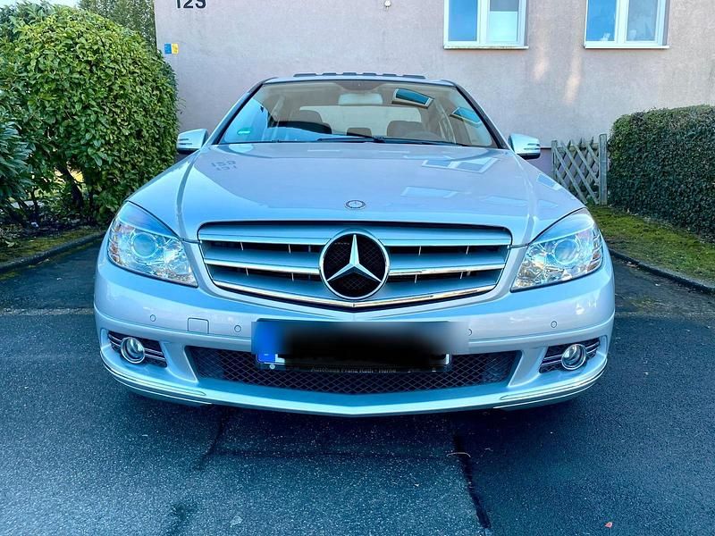 Gebraucht Mercedes C180 Avantgarde 156 PS (114 kW) 2010 Silber Limousine