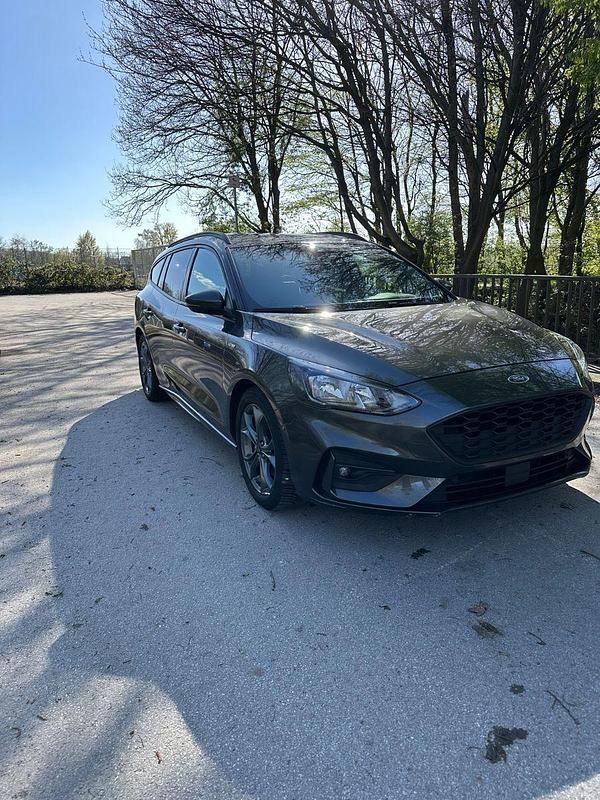 Gebraucht Ford Focus ST-Line 125 PS (91 kW) 2018 Grau Kombi