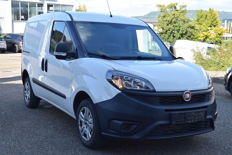 Gebraucht Fiat Doblò Basis 80 PS (58 kW) 2018 Bianco antarellina Van / Kleinbus