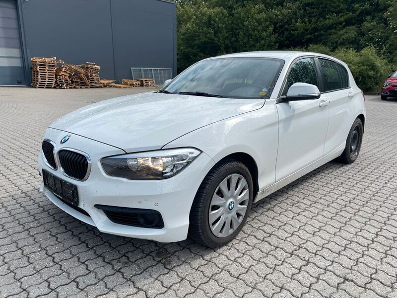 Weiß Gebraucht 2015 BMW 116 Kleinwagen | 6.900 € (Superpreis) - Bild 1/4