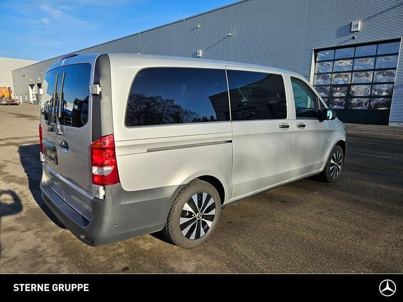 Gebraucht Mercedes Vito 237 PS (174 kW) 2021 Brillantsilber Van