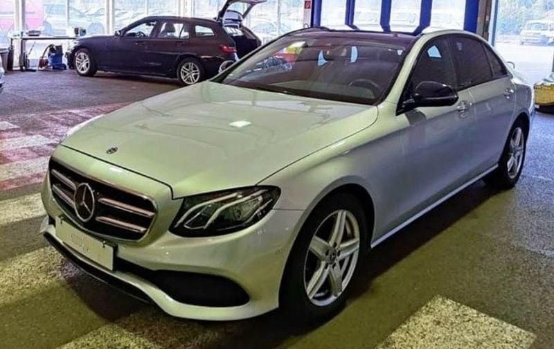 Silber Gebraucht 2020 Mercedes E220 Night Limousine | 28.450 € (Guter Preis) - Bild 1/4