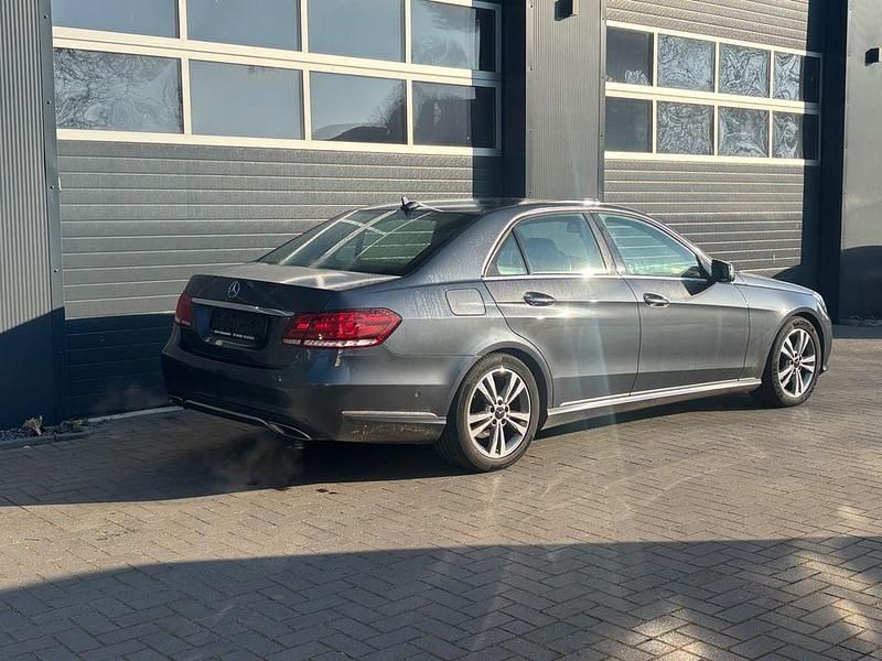 Gebraucht Mercedes E250 Avantgarde 211 PS (155 kW) 2013 Grau Limousine