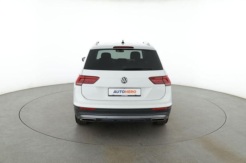 Gebraucht VW Tiguan Allspace Comfortline 150 PS (110 kW) 2019 Weiß SUV