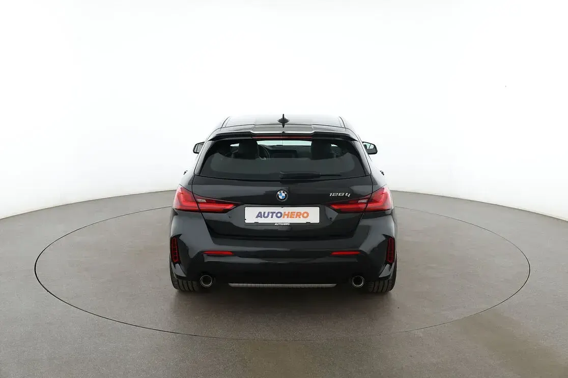 Gebraucht BMW 128 Performance 265 PS (194 kW) 2021 Schwarz Limousine