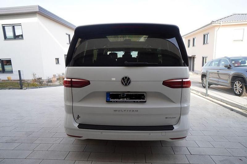 Second-hand VW Multivan 218 CP (160 kW) 2021 Alb Monovolum
