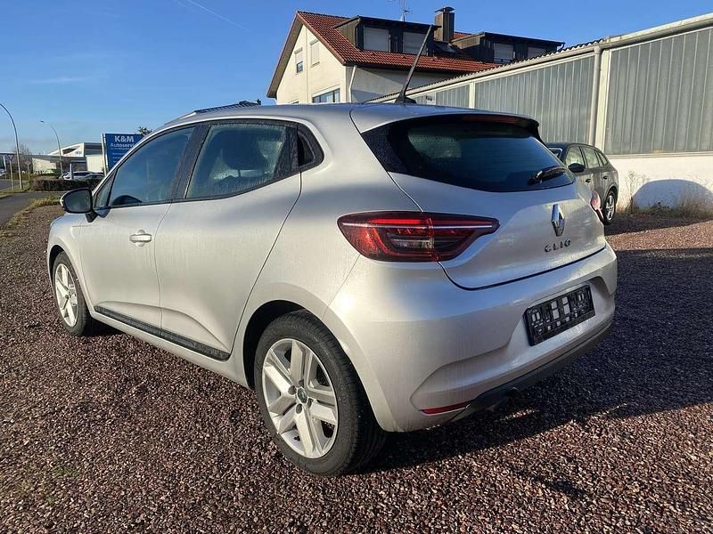 Gebraucht Renault Clio V Zen 67 PS (49 kW) 2021 Silber Kleinwagen
