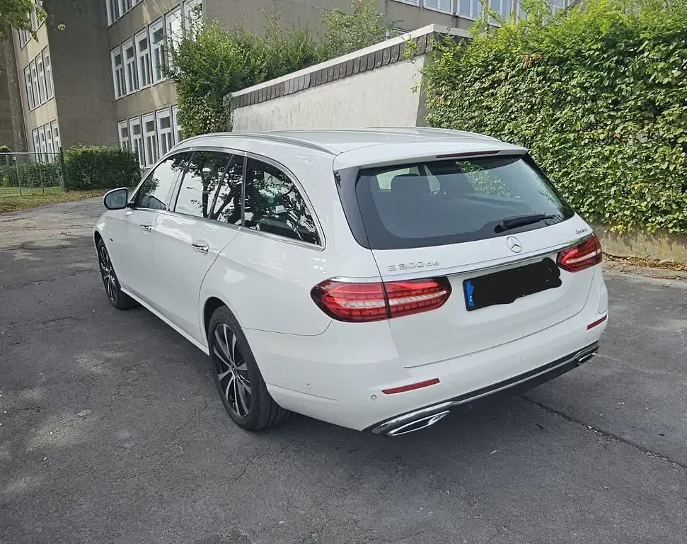 Gebraucht Mercedes E300 306 PS (225 kW) 2020 Weiß Limousine