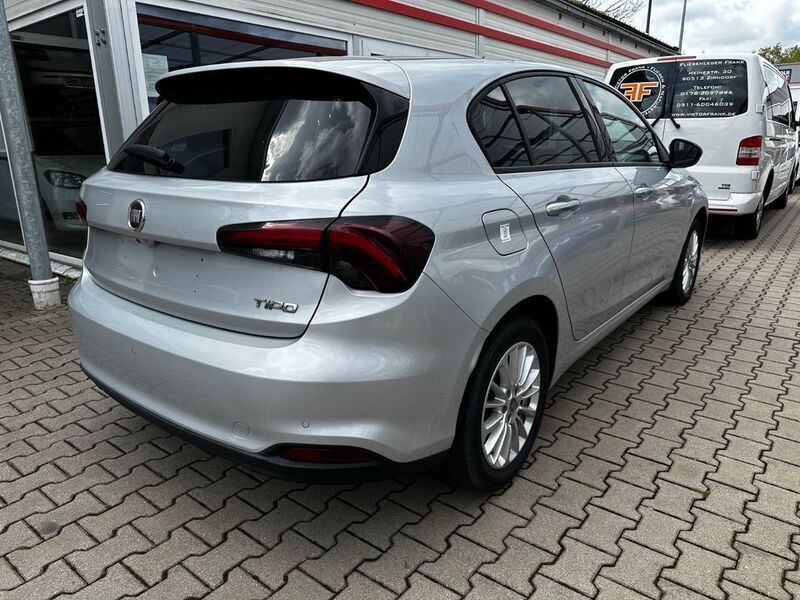 Gebraucht Fiat Tipo Life 101 PS (74 kW) 2021 Silber Limousine