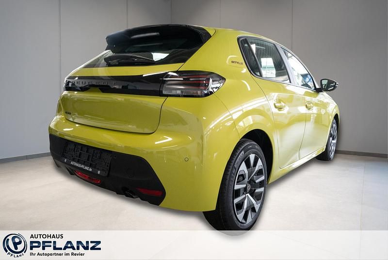 Gebraucht Peugeot 208 Style 101 PS (74 kW) 2025 Gelb Kleinwagen