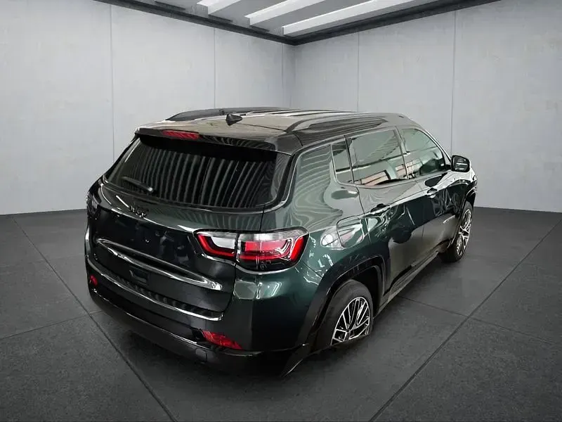 Neu Jeep Compass Summit 131 PS (96 kW) 2025 Blau SUV