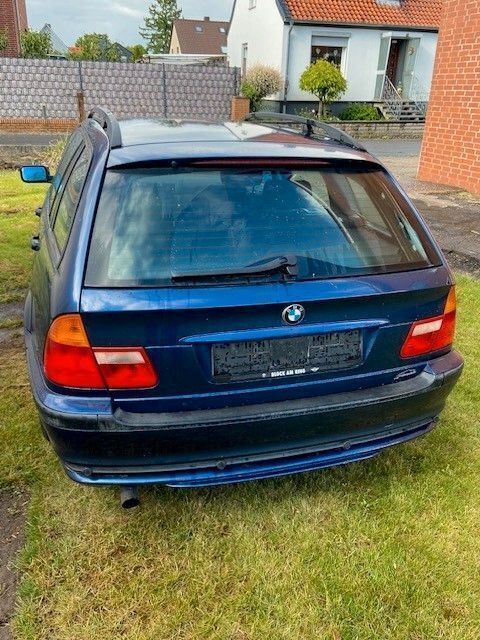 Blau Gebraucht 2003 BMW 318 Kombi | 550 € (Superpreis) - Bild 1/4