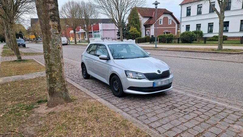 Second-hand Skoda Fabia 2017 Argintiu Hatchback