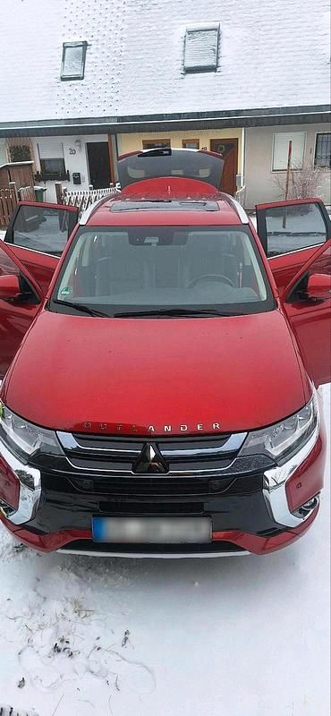 Gebraucht Mitsubishi Outlander 125 PS (91 kW) 2018 Rot SUV